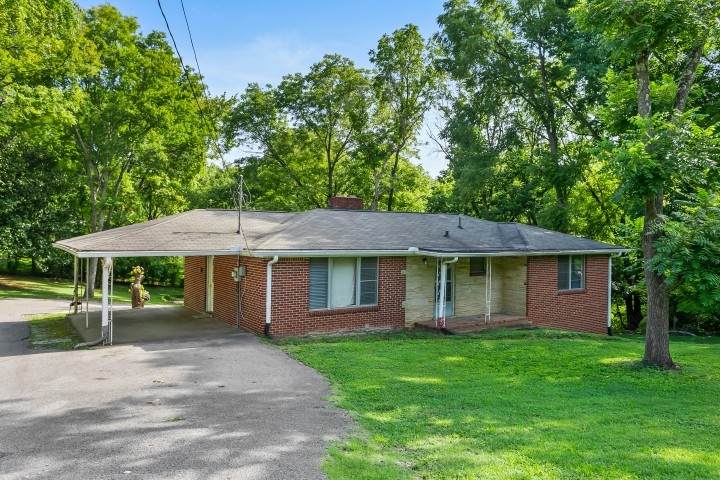282 Haywood Ln - Photo 1
