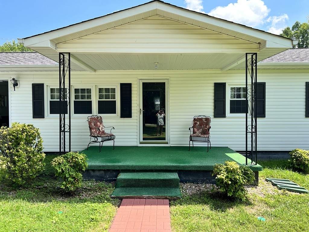 890 Hobbs Hill Rd - Photo 1