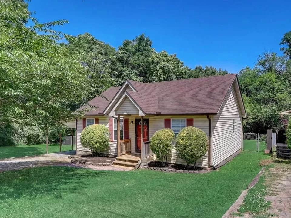 100 Sadler Ct - Photo 1