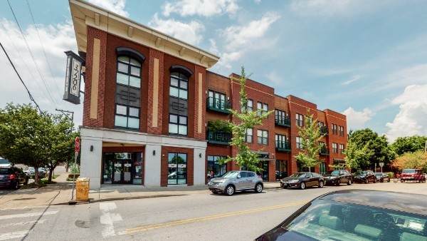 1015 Fatherland St - Photo 1