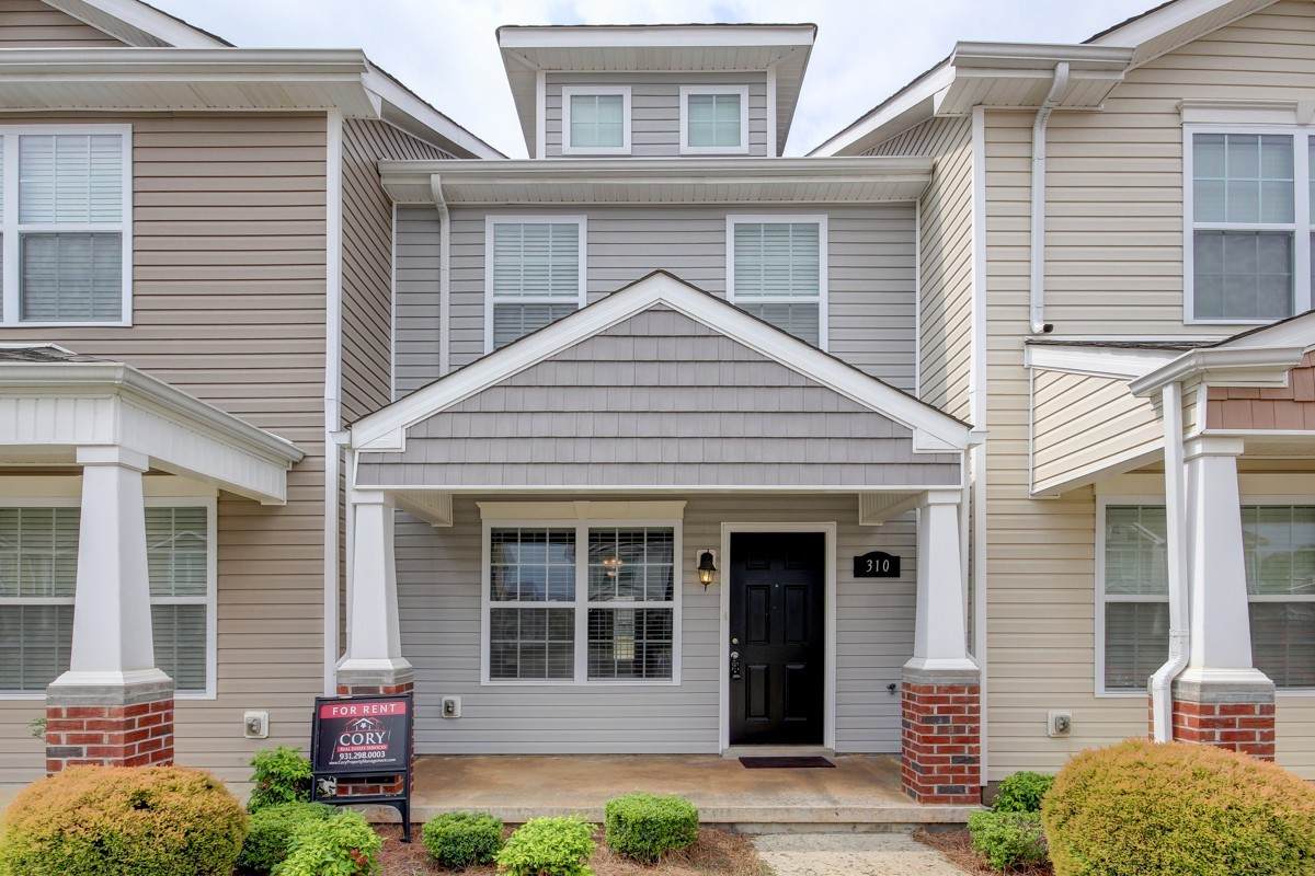 310 Sam Houston Circle - Photo 1