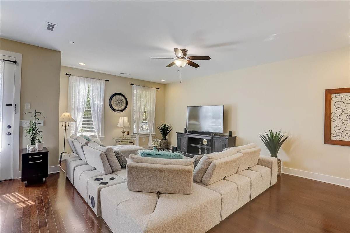 602 Cobert Ln - Photo 1