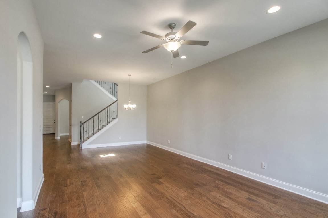 923 Scouting Dr - Photo 1
