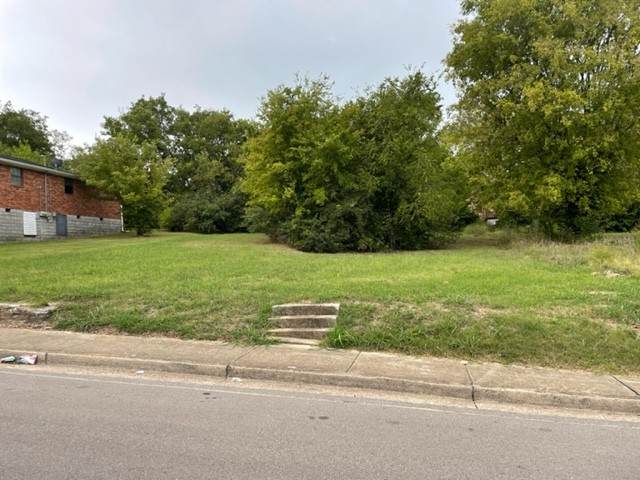 913 33rd Ave - Photo 1