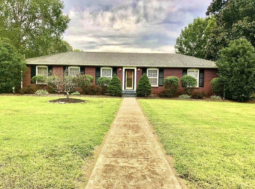 205 Woodmont Dr - Photo 1