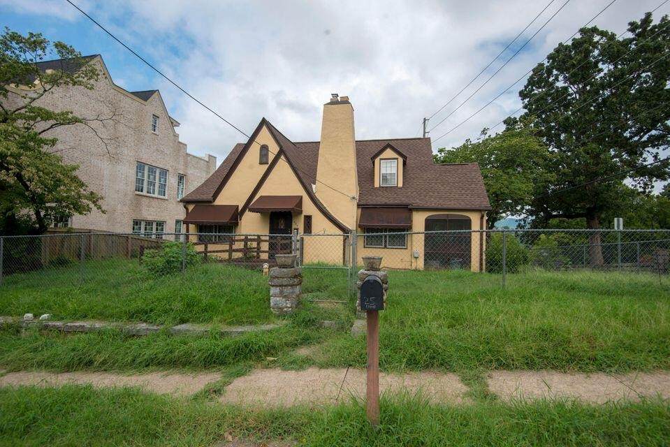 257 Forest Ave - Photo 1