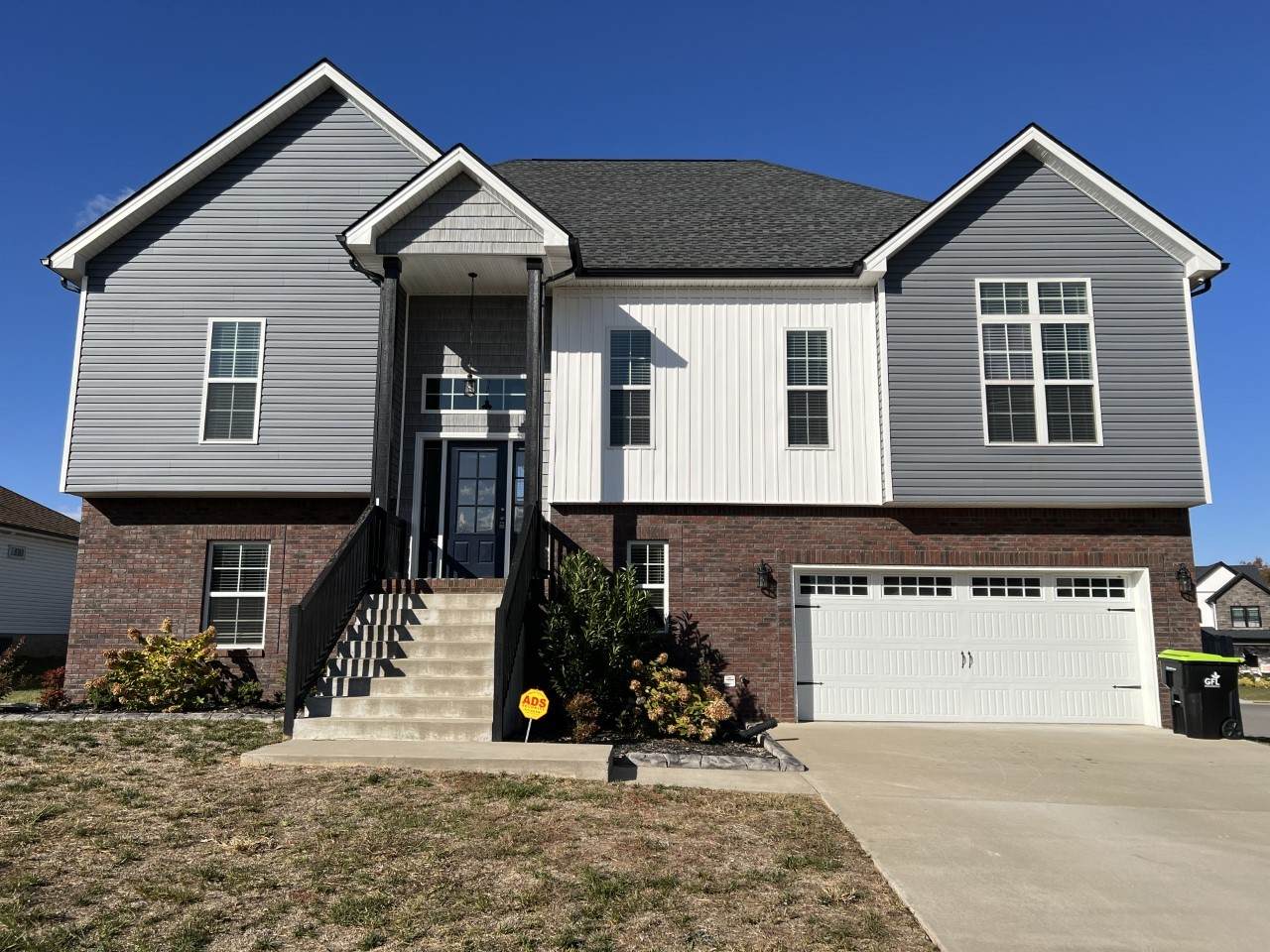 607 Bassett Ln - Photo 1