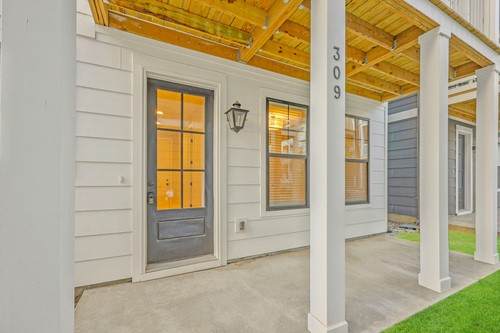 647 Vernon Ave - Photo 1