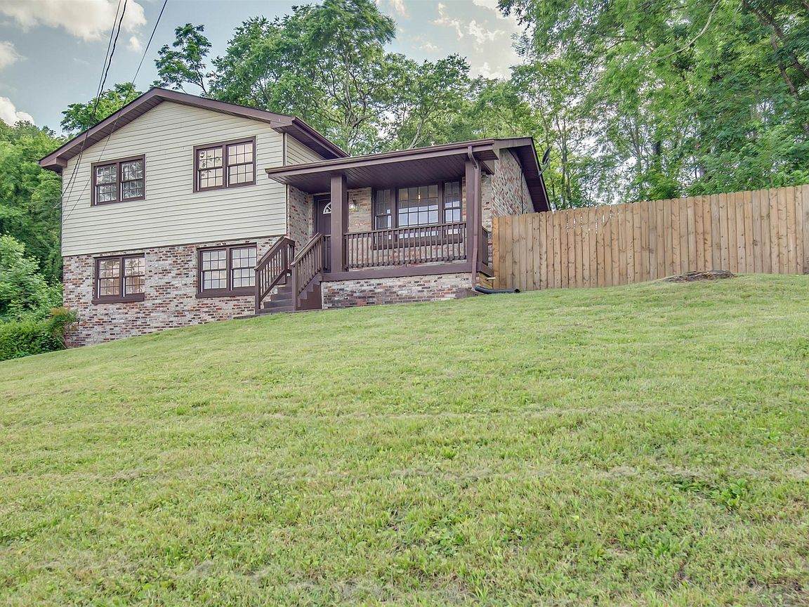 4179 Farmview Dr - Photo 1