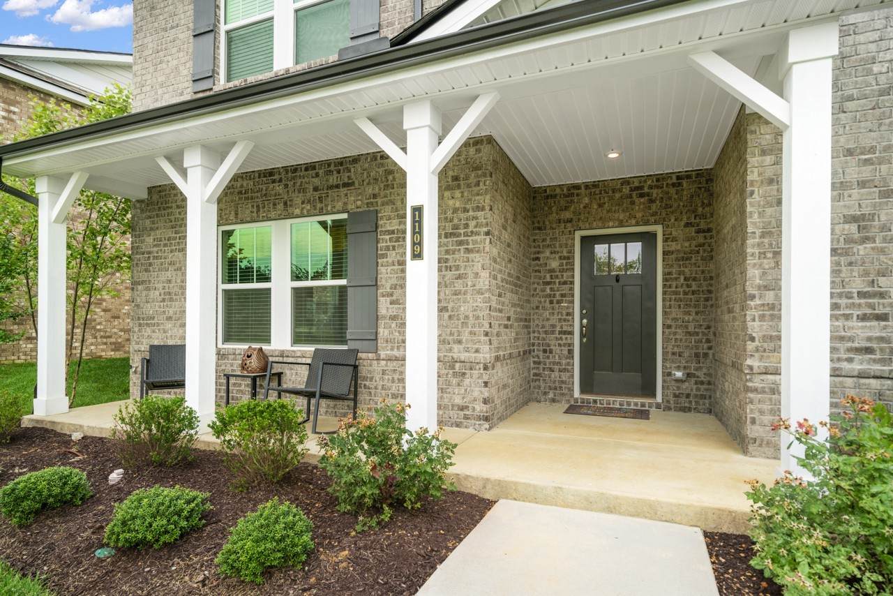 1109 Fairmont Ln - Photo 1