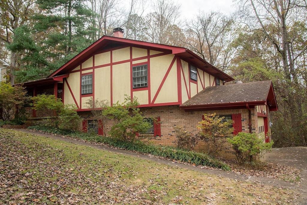 6832 Deerwood Dr - Photo 1
