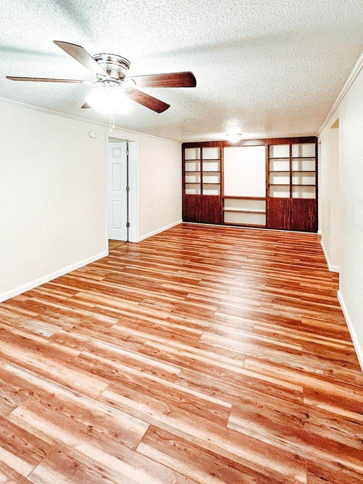 2421 Madison St - Photo 1