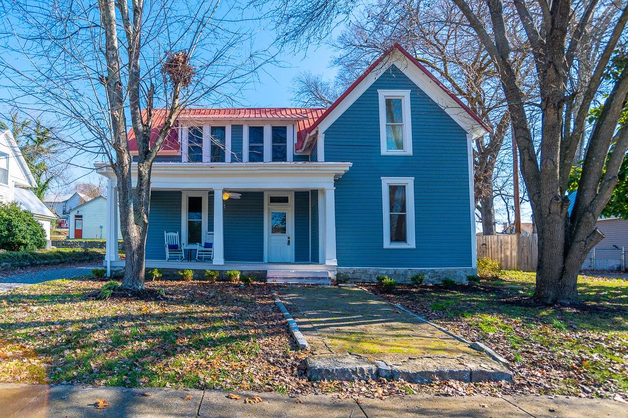 409 Lincoln Ave - Photo 1