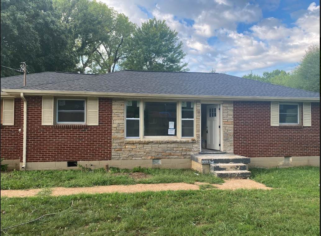 2951 Hillhurst Dr - Photo 1
