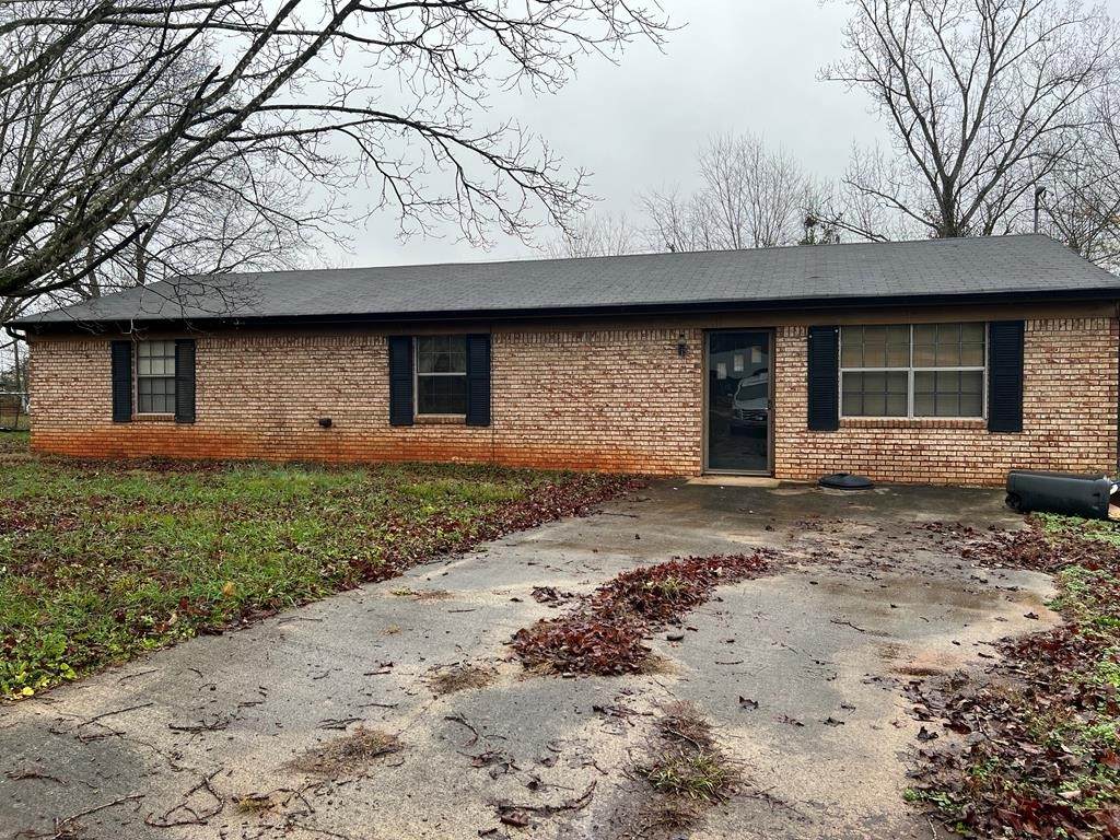 206 Skylark Drive - Photo 1