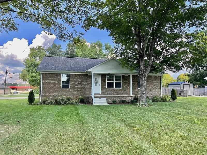324 Debus St - Photo 1