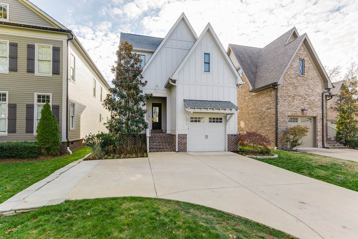 1907 Warfield Dr - Photo 1