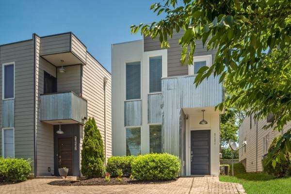 2121 Burns St - Photo 1