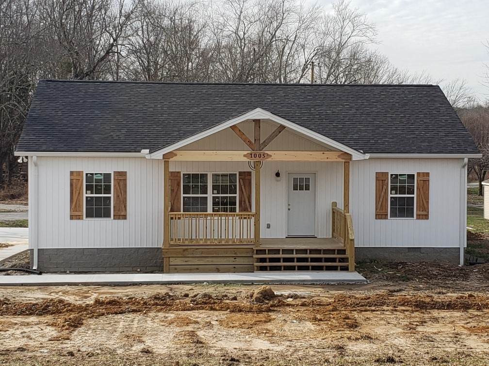 1005 Noel Dr - Photo 1