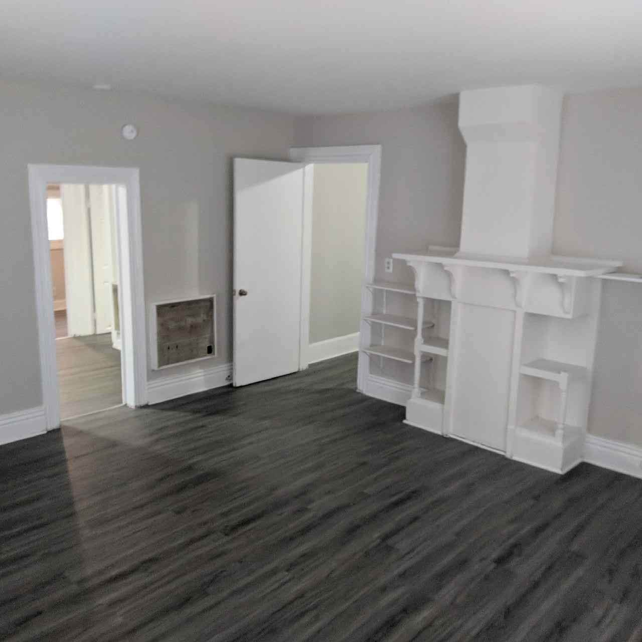 913 N Maple St - Photo 1