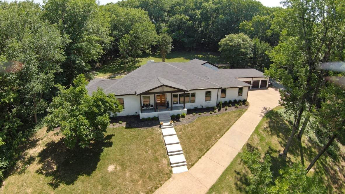 809 Forest Hills Dr - Photo 1