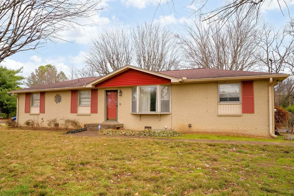 698 Brewer Dr - Photo 1