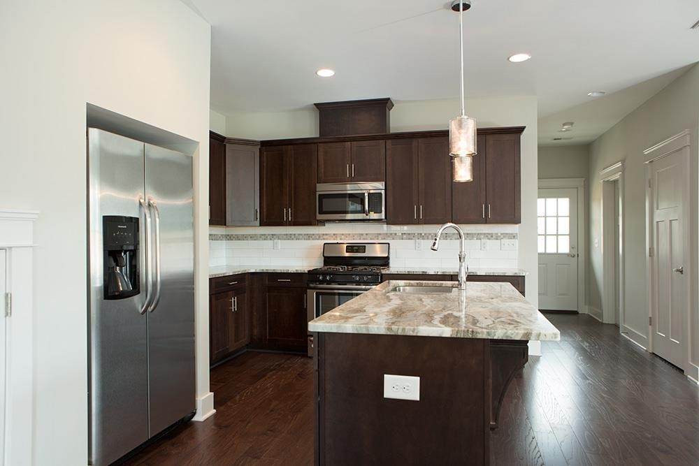 710 Buchanan St - Photo 1