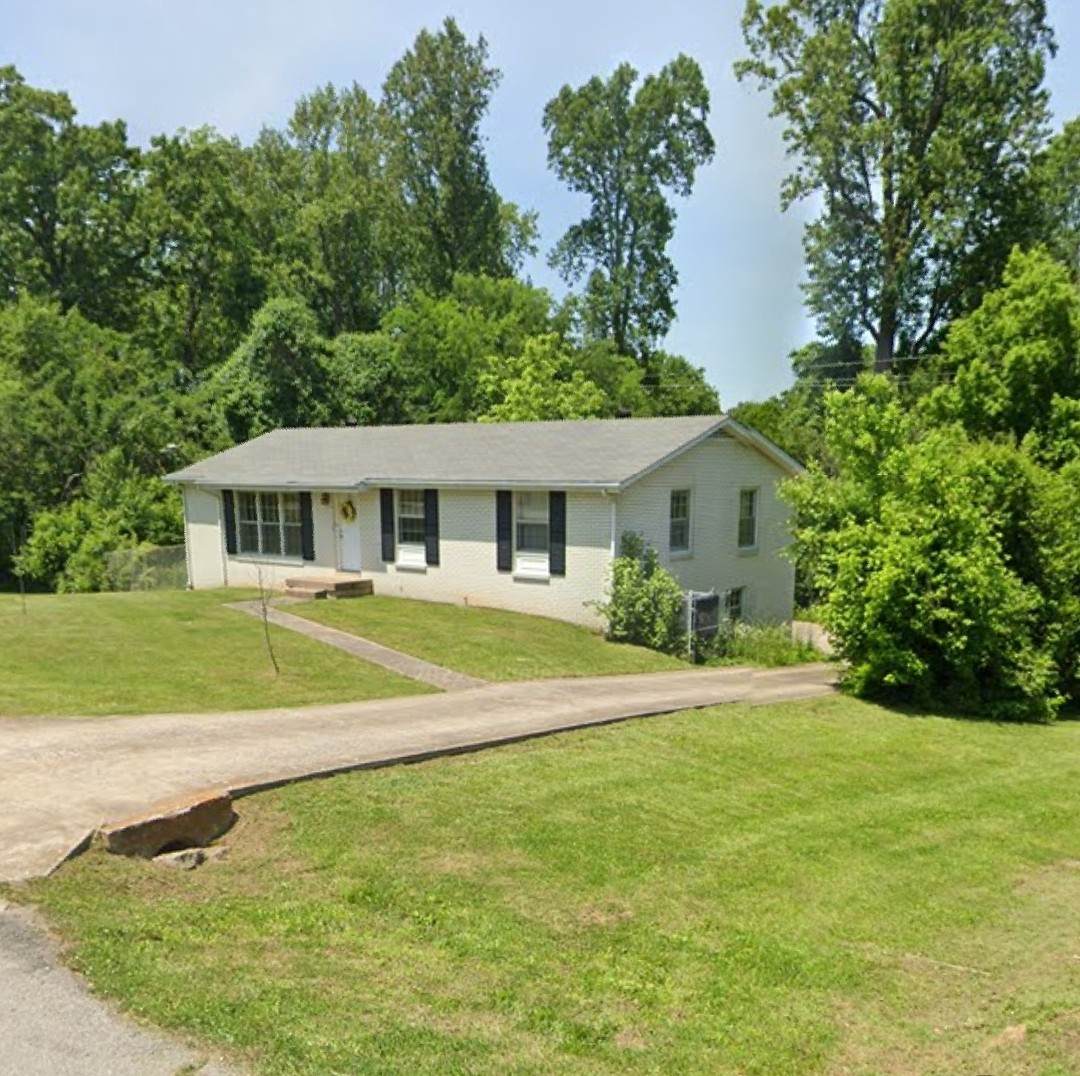 205 Mills Dr - Photo 1