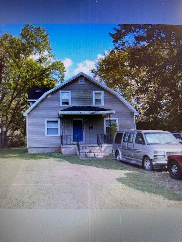 2820 Faircourt St - Photo 1