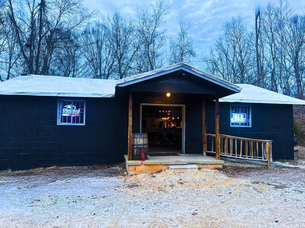 121 Hideout Hill Ln - Photo 1