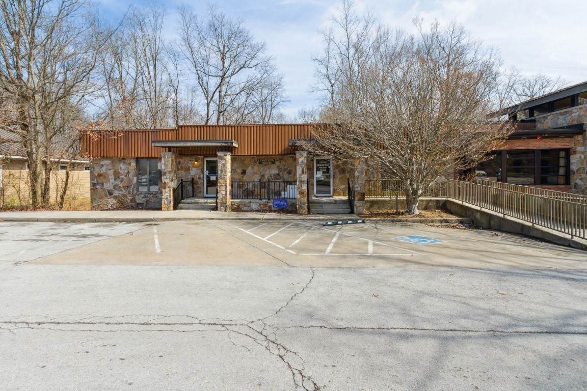 1314 University Ave - Photo 1