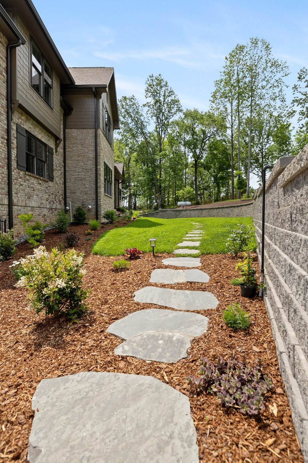 https://bt-photos.global.ssl.fastly.net/nashville/1280_boomver_2_RTC2677701-1.jpg