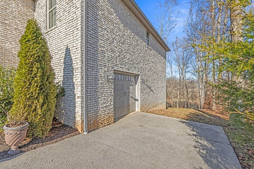 https://bt-photos.global.ssl.fastly.net/nashville/orig_boomver_1_RTC2680182-1.jpg