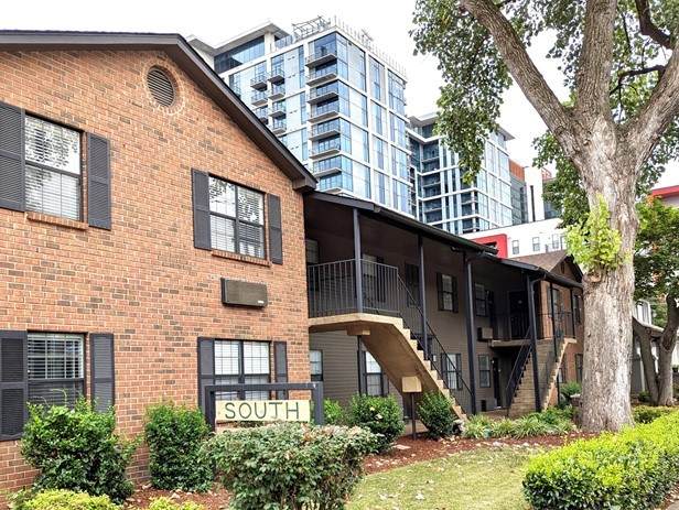 907 18th Ave - Photo 1