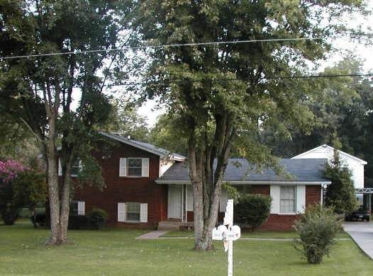 1616 Shady Cir - Photo 1