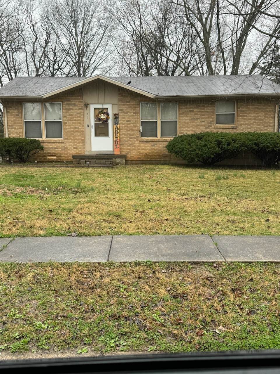 717 Hawthorne St - Photo 1