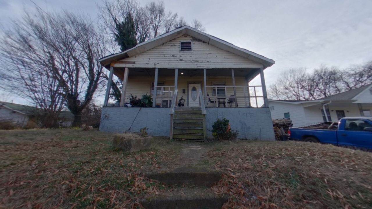 1810 Reynolds St - Photo 1