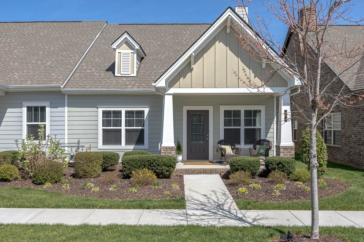 404 Lively Way - Photo 1