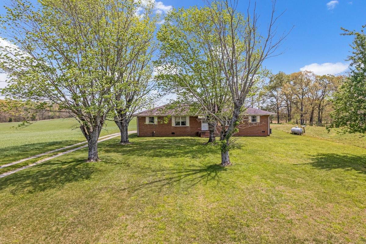 1110 Pomroy Rd - Photo 1
