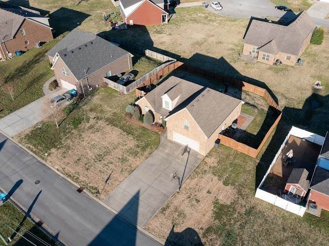 302 Janie St - Photo 1