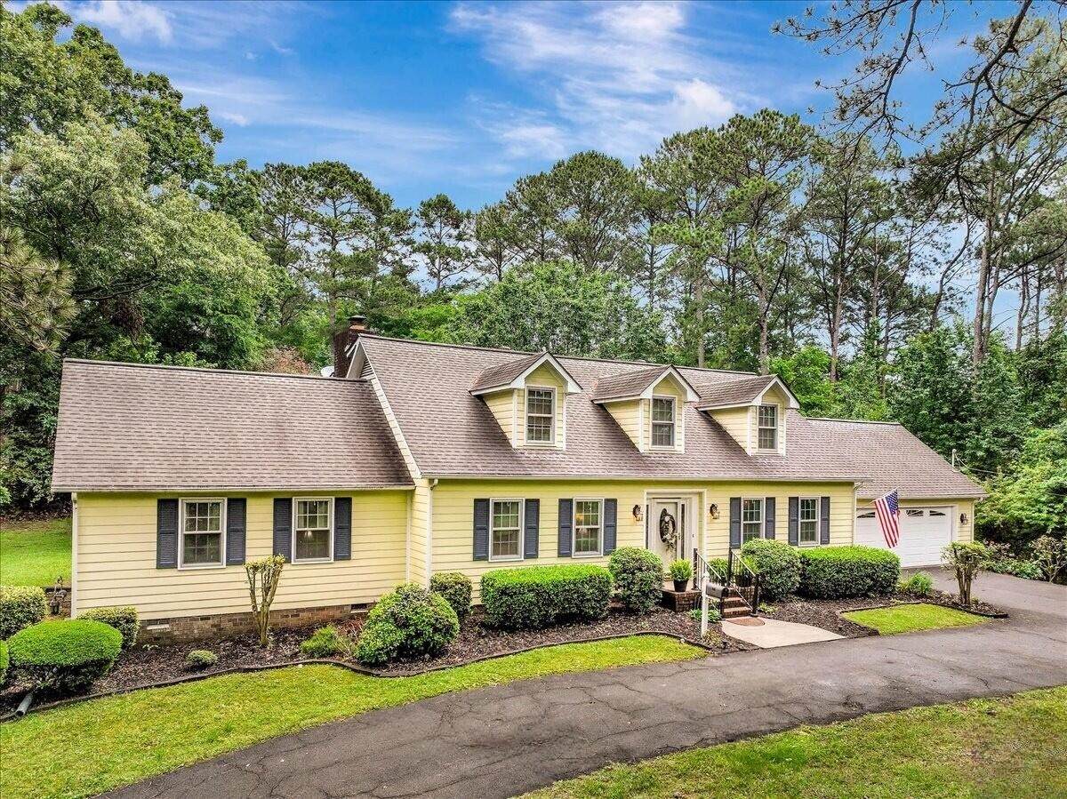 400 Three Oaks Drive - Photo 1