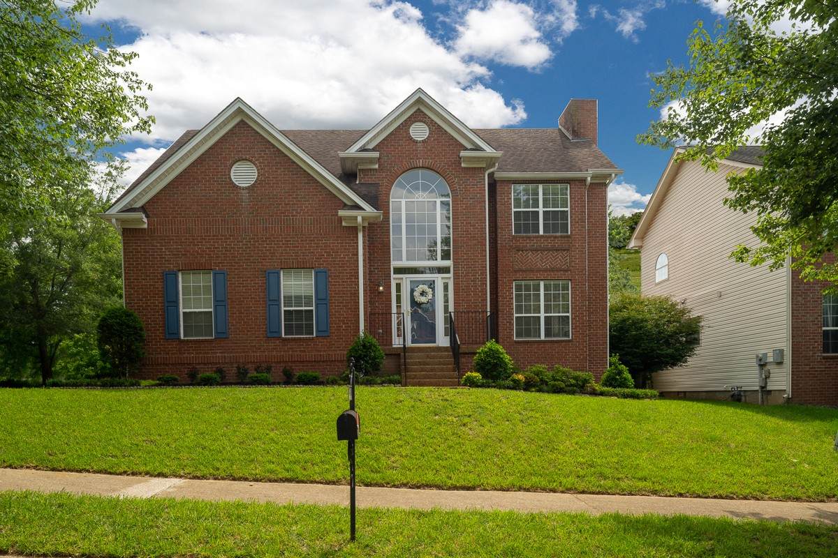405 Parish Pl - Photo 1