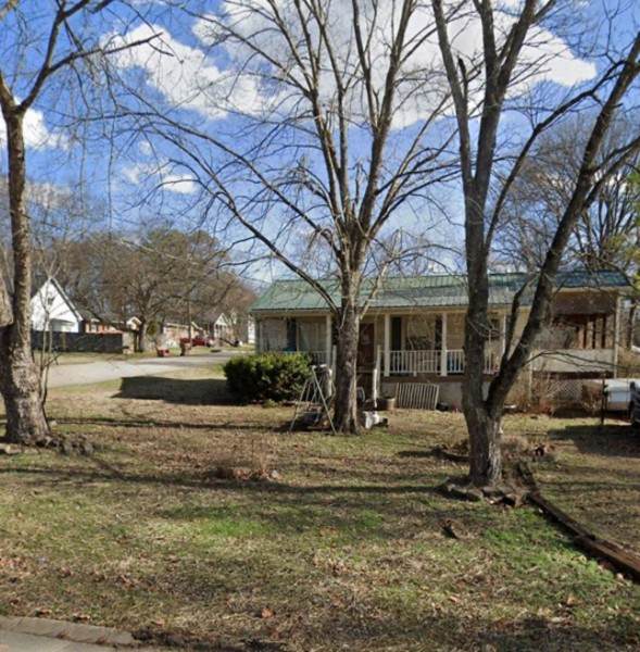 518 Basswood Ave - Photo 1