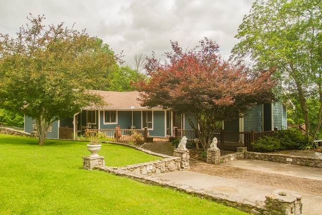 692 Tanglewood Dr - Photo 1