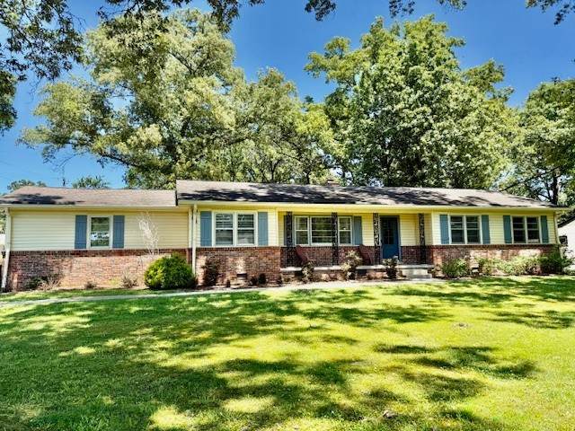 608 Bragg Cir - Photo 1