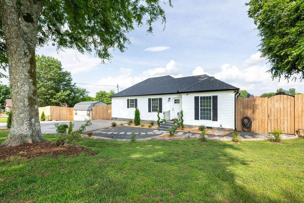 1534 Richmond Rd - Photo 1
