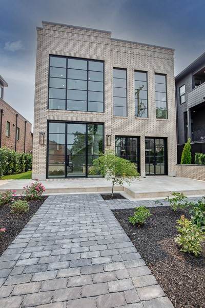 1302B Pillow St - Photo 1