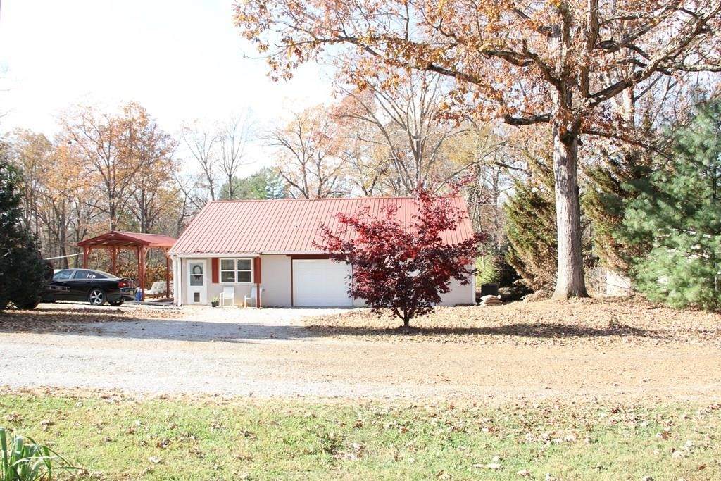 214 Holiday Ln - Photo 1