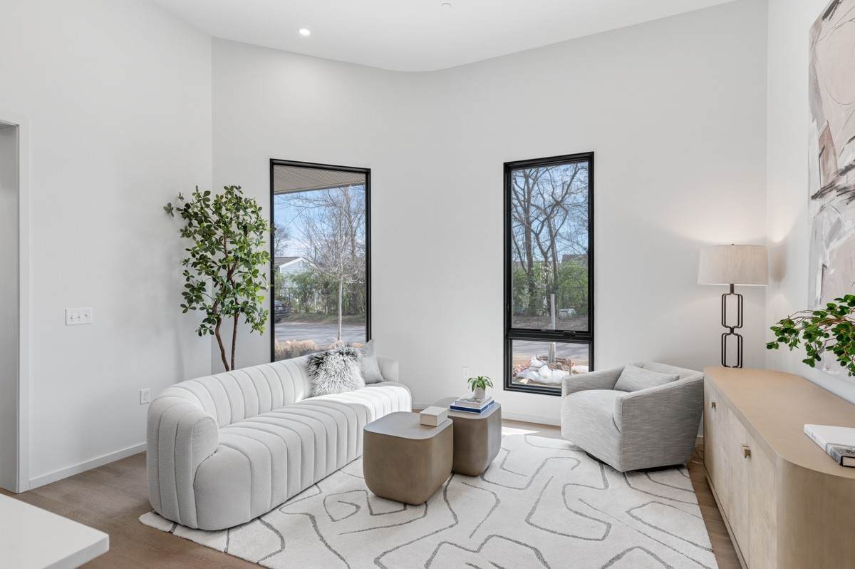 506 Merritt Ave - Photo 1