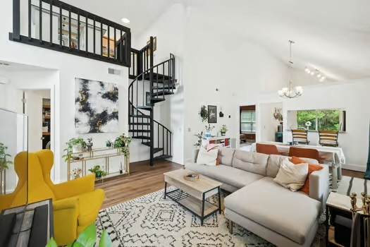 808 Tamarack - Photo 1
